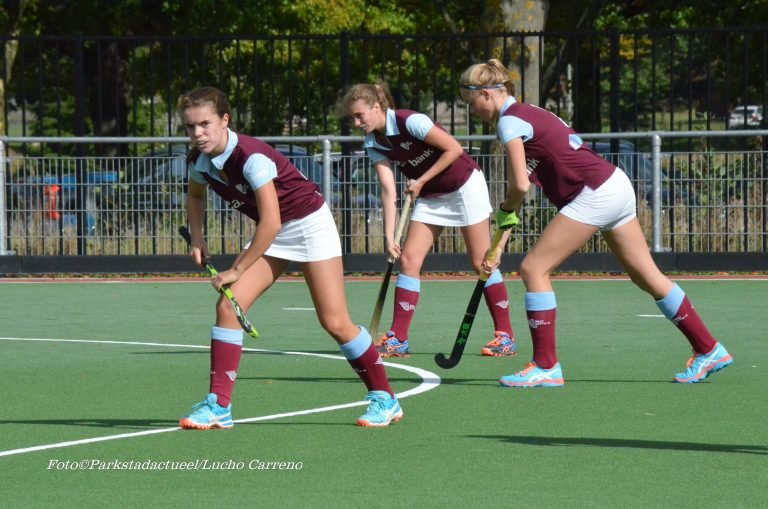 Hc Nova dames 1 ( Foto Lucho)