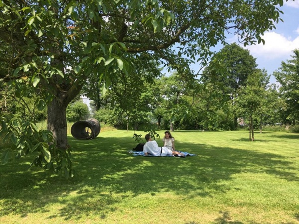 Picknicken in de Tuin van Kasteel Wijlre