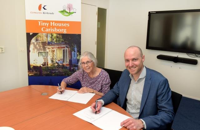 Foto Gemeente kerkrade23.03.22-ondertekening-tiny-houses-carisborg