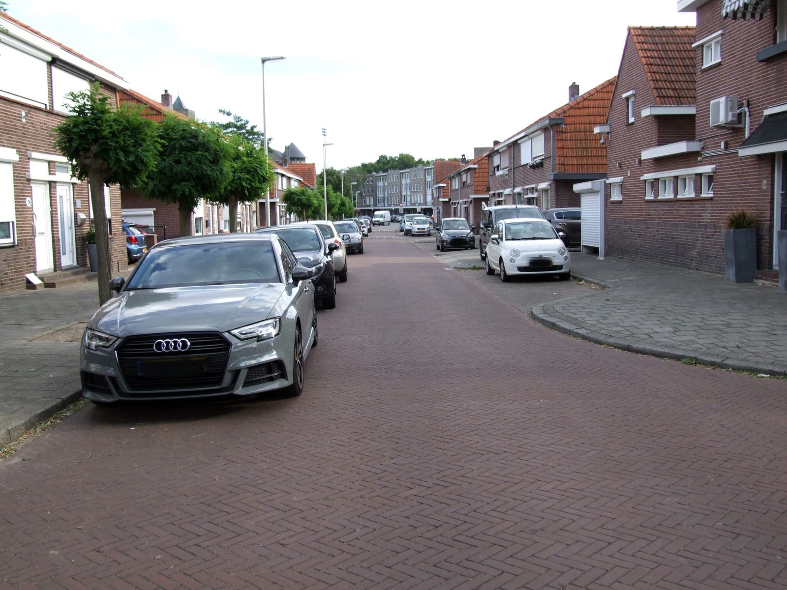 Dreigt de als vanouds zijnde Reestraat, in de gezellige volksbuurt Heksenberg, teniet worden gedaan?