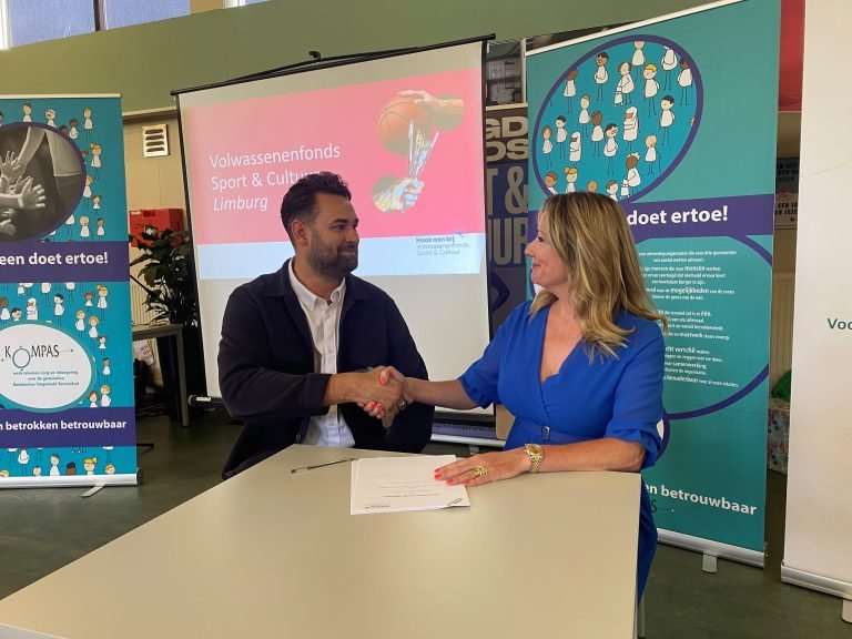 AFB_ondertekening_volwassenenfonds