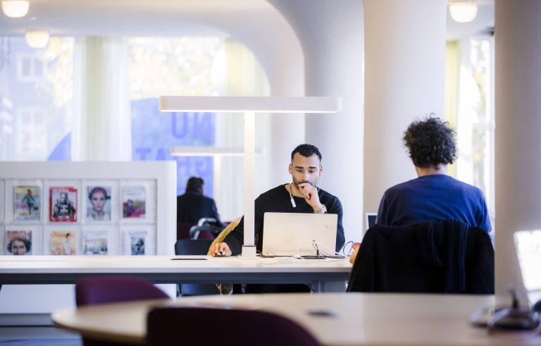 Jongeren student schunck