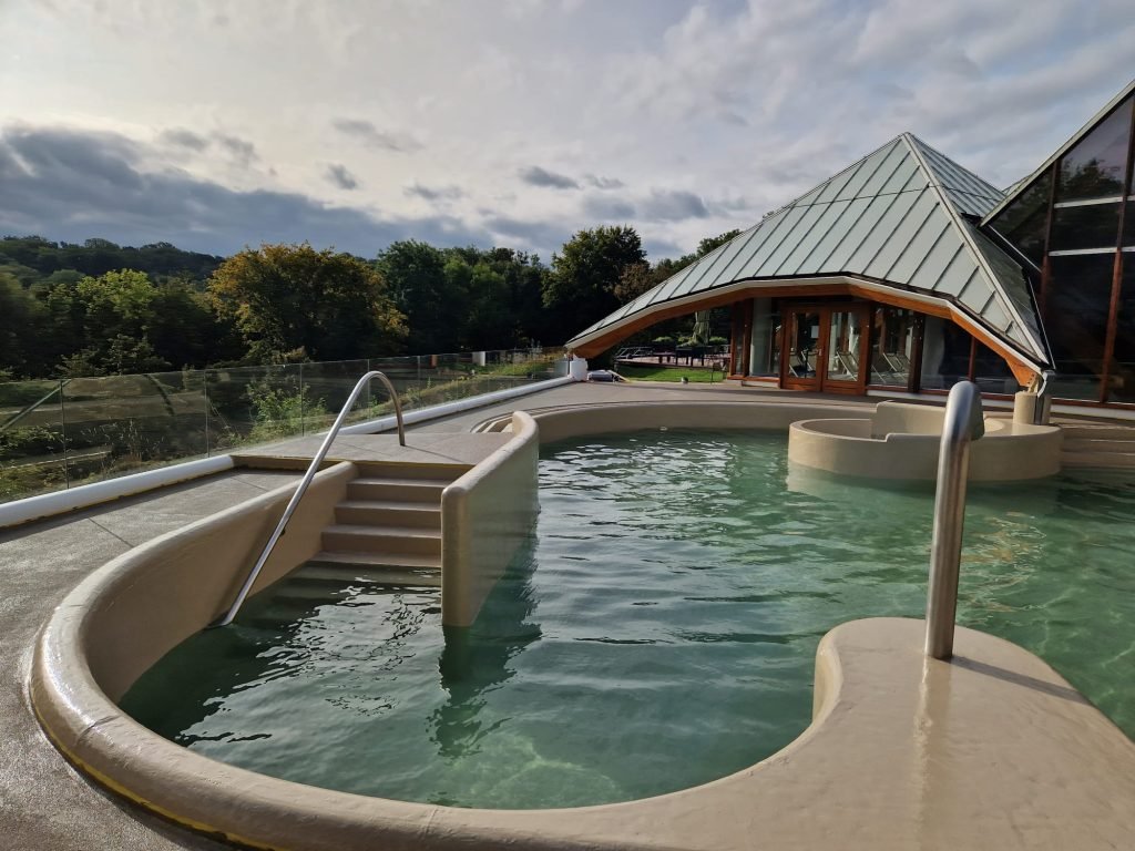 Thermae 2000 - Nieuwe kleur buitenbad (2)