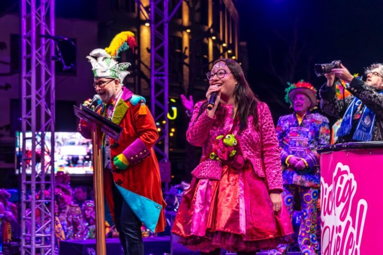 “Sjtundje Knipa: Een Heerlense Carnavalsklassieker Vol Muziek en Herinneringen”