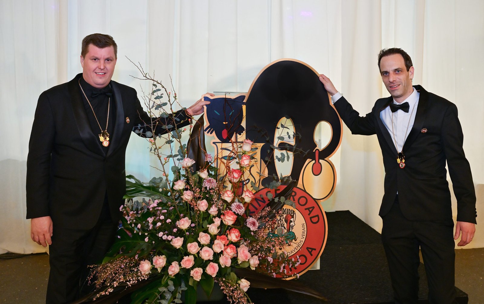 Sjwatse Kater uitgereikt aan Stichting SjunJek Events tijdens 68e Jalabal