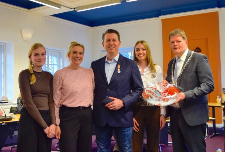 john Coenen ontvangt Koninklijke Onderscheiding in Vaals