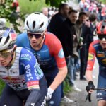 Remco Evenepoel in achtervolging op Marco Frigo tijdens beklimming van de Eyserbosweg