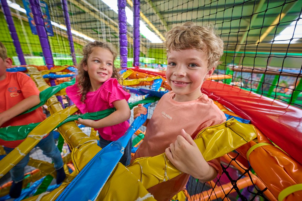 Bijna 4.000 m² speelplezier: Monkey Town Heerlen heropent én zoekt kinddirecteur