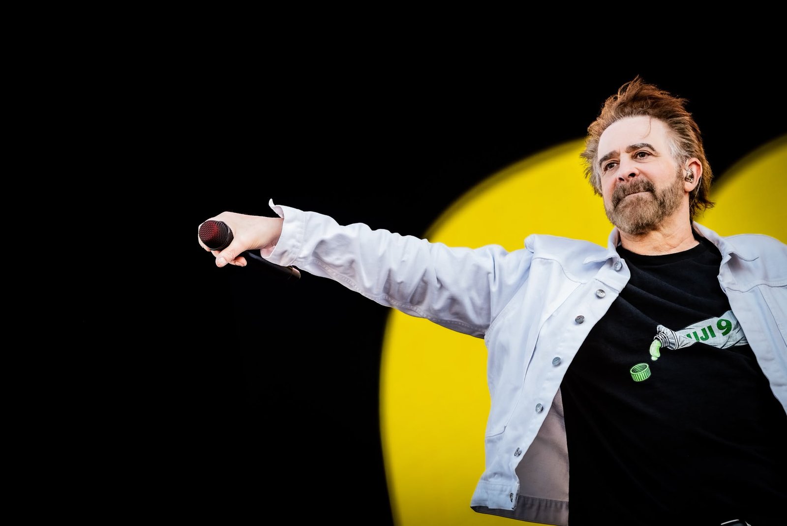 Bospop schließt mit Kontrasten: von feurigem Rock bis zu bekannten ...