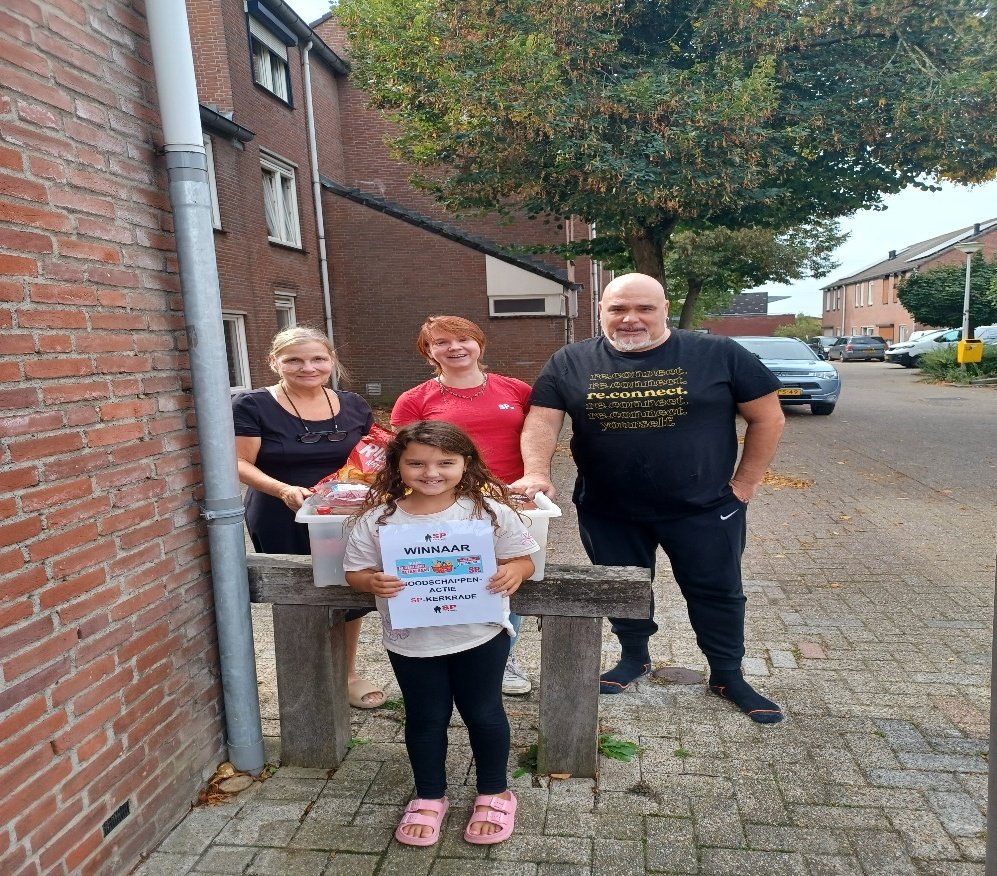 SP Kerkrade trekt veel belangstelling met actie voor betaalbare boodschappen